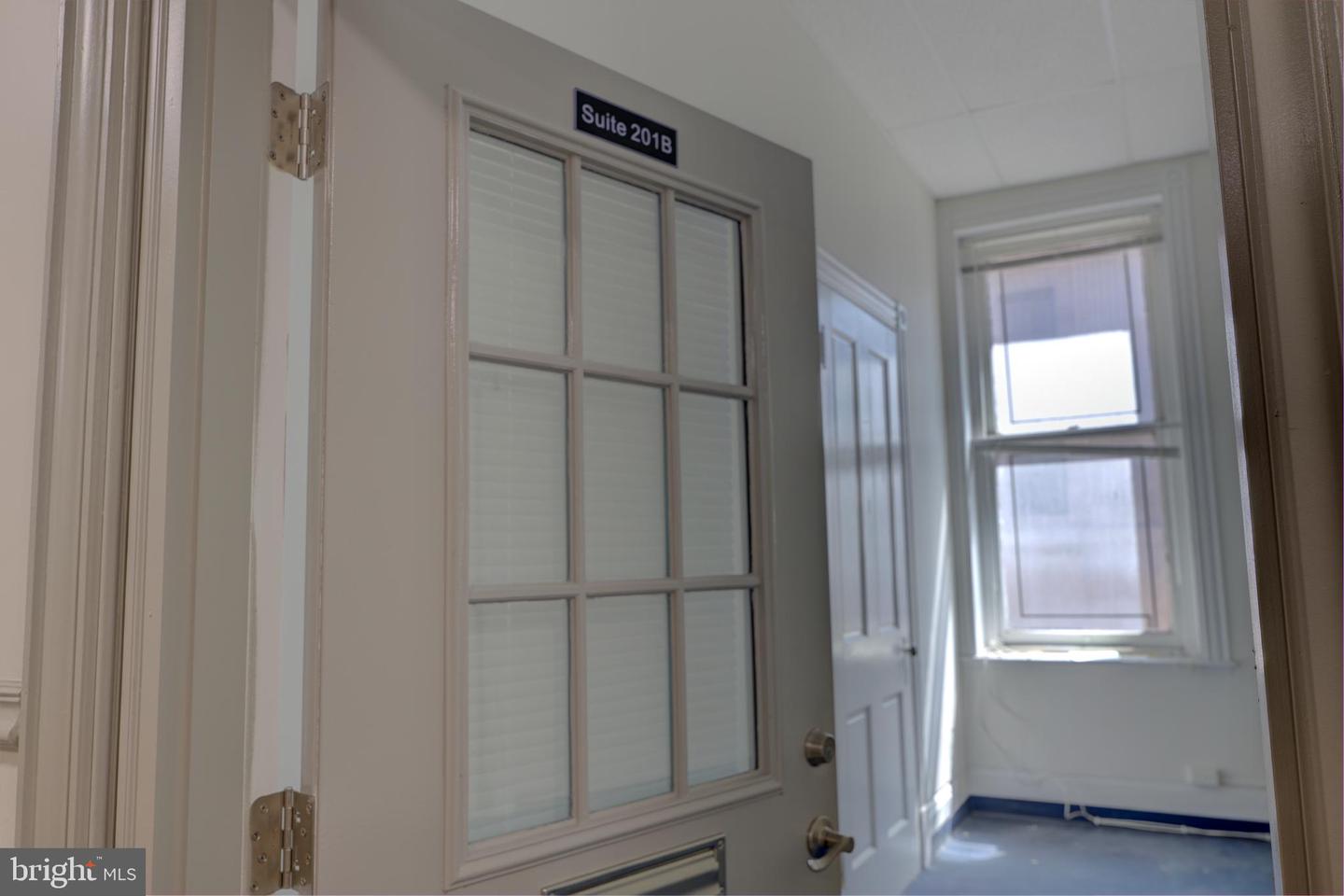 218 E Lexington St Property Photo 11