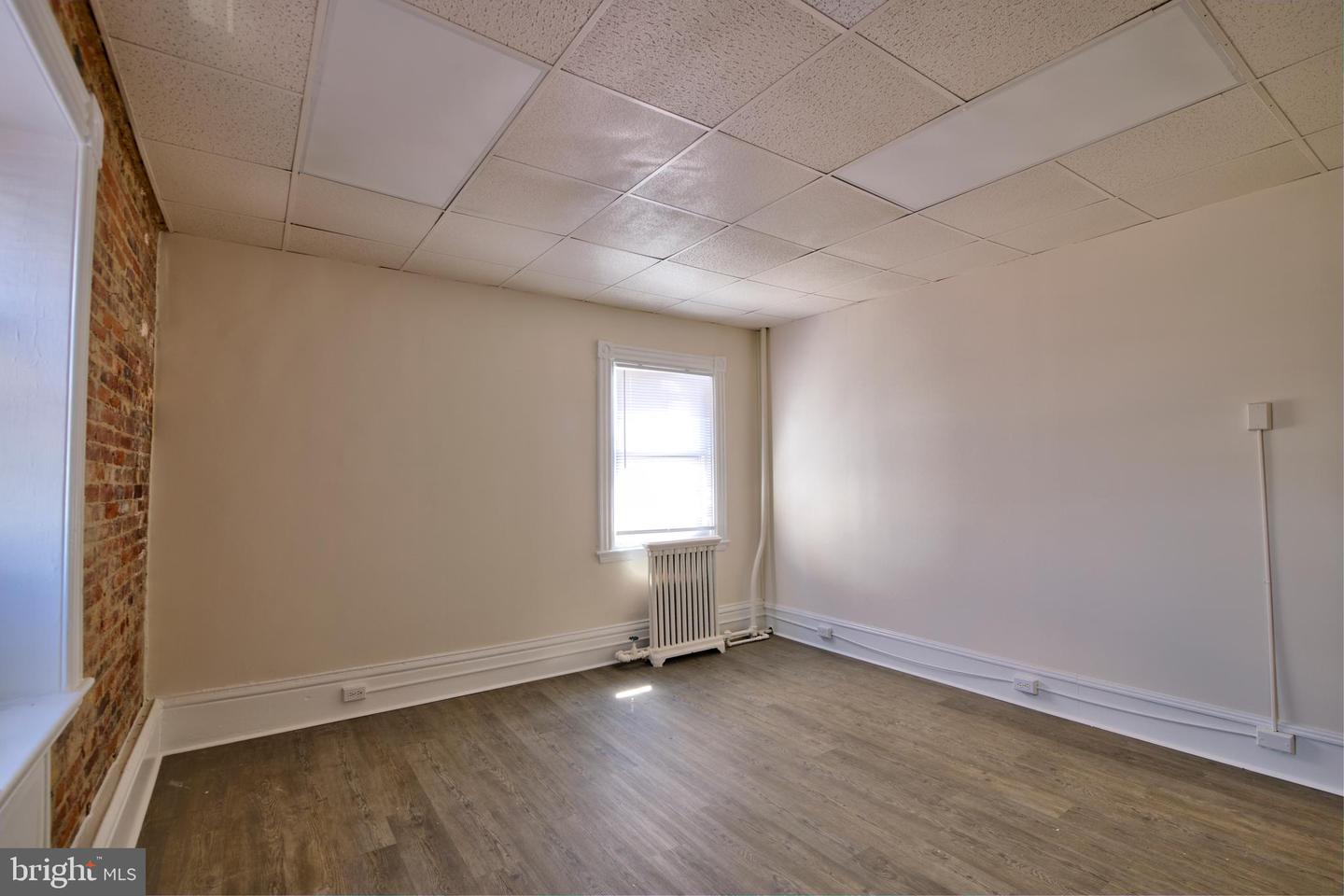 218 E Lexington St Property Photo 19