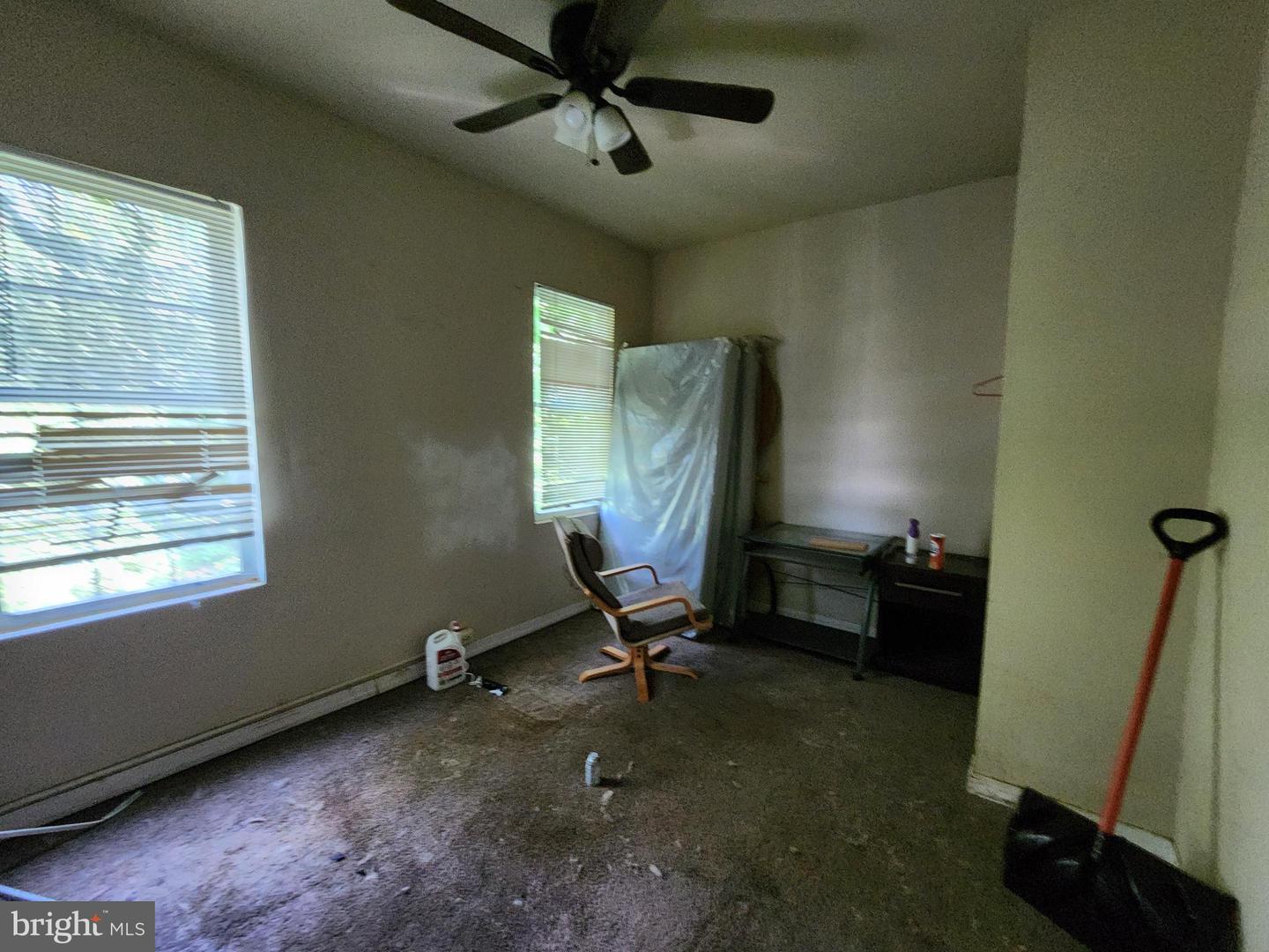 2660 Presbury St Property Photo 6