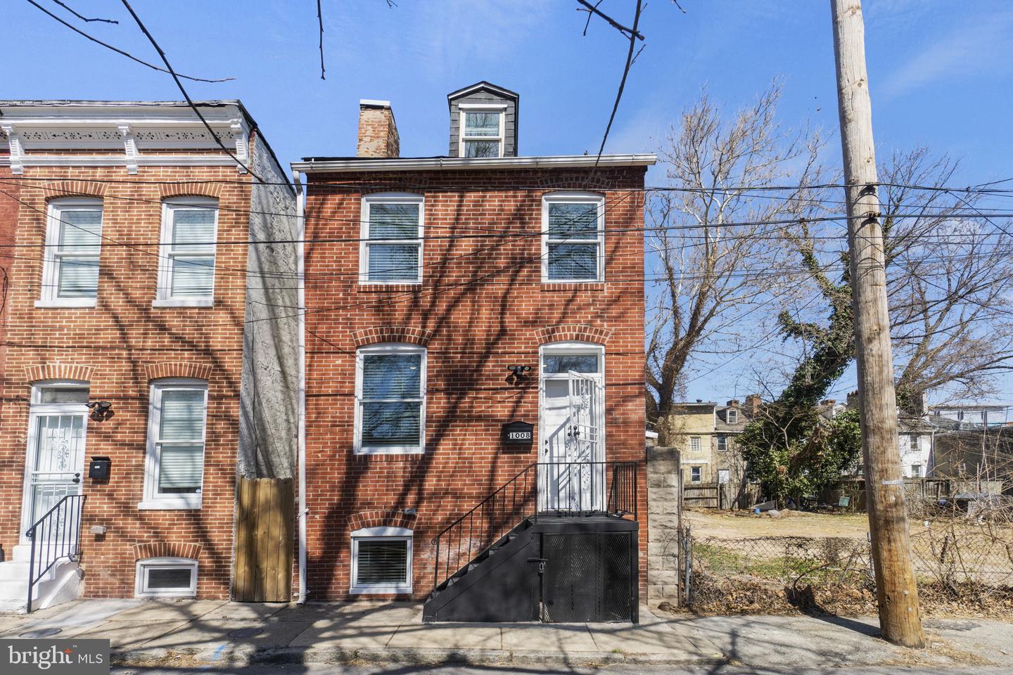 1008 BOYD ST Property Photo 1