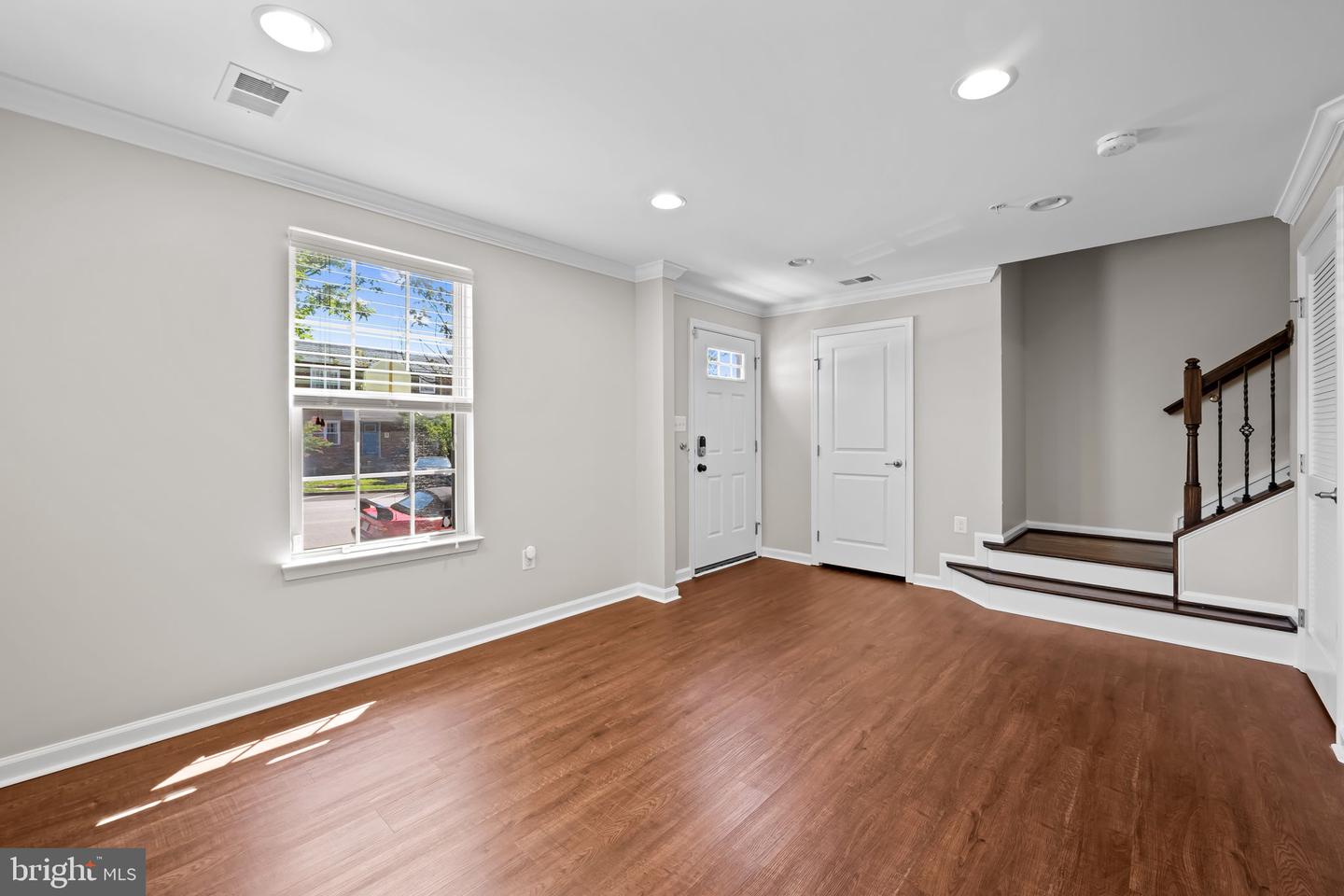 842 Oldham St Property Photo 4