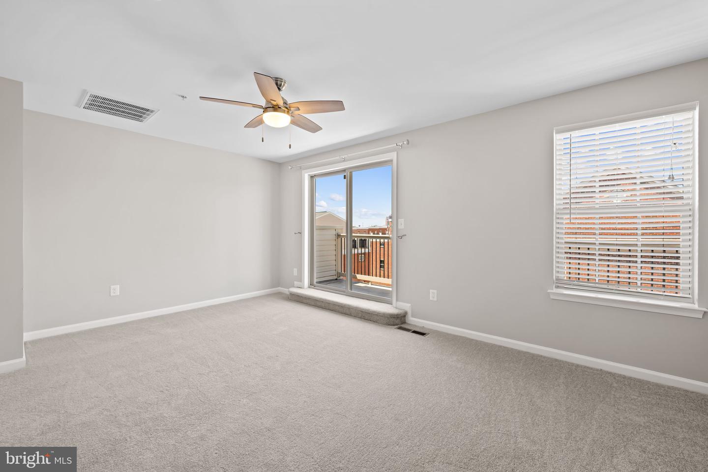 842 Oldham St Property Photo 32