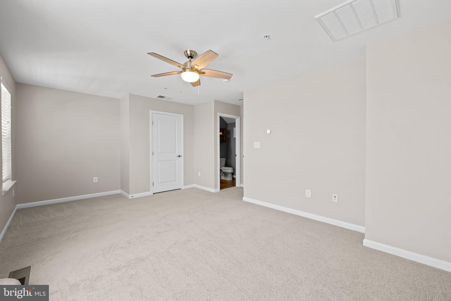 842 Oldham St Property Photo 33