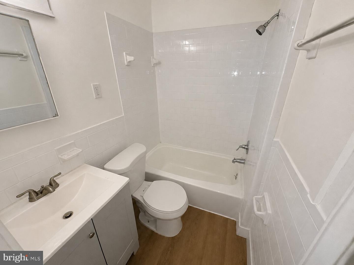 3214 E Fairmount Ave E Property Photo 4