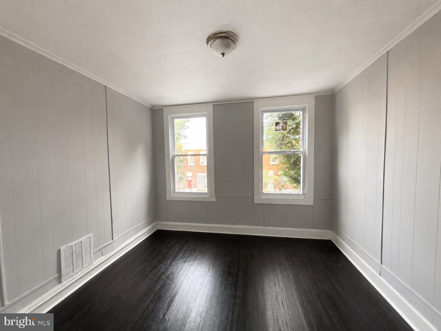 3214 E Fairmount Ave E Property Photo 5