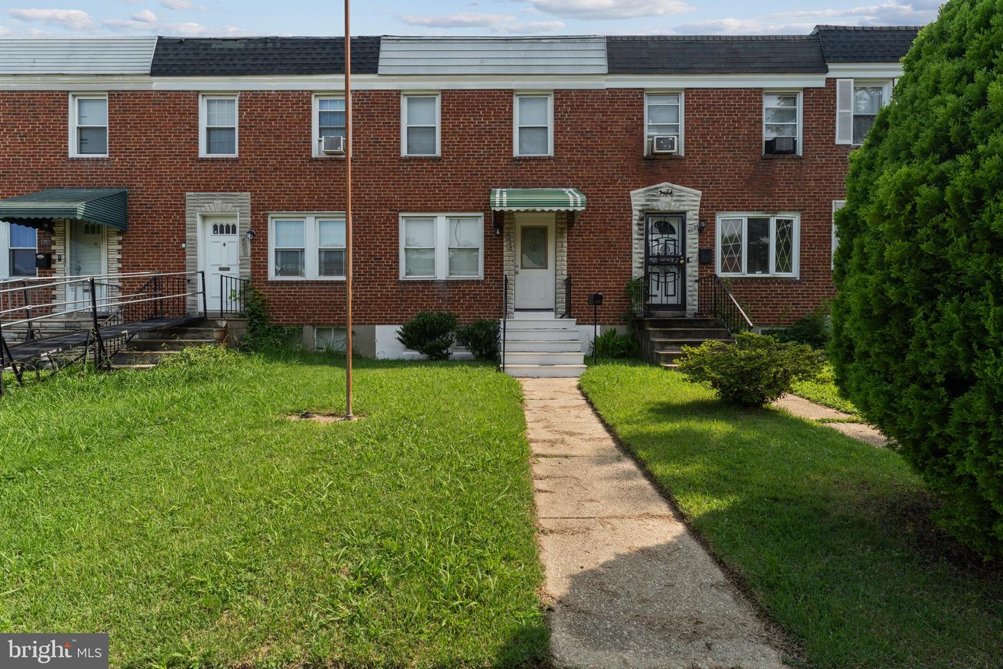 4022 Ardley Ave Property Photo 2