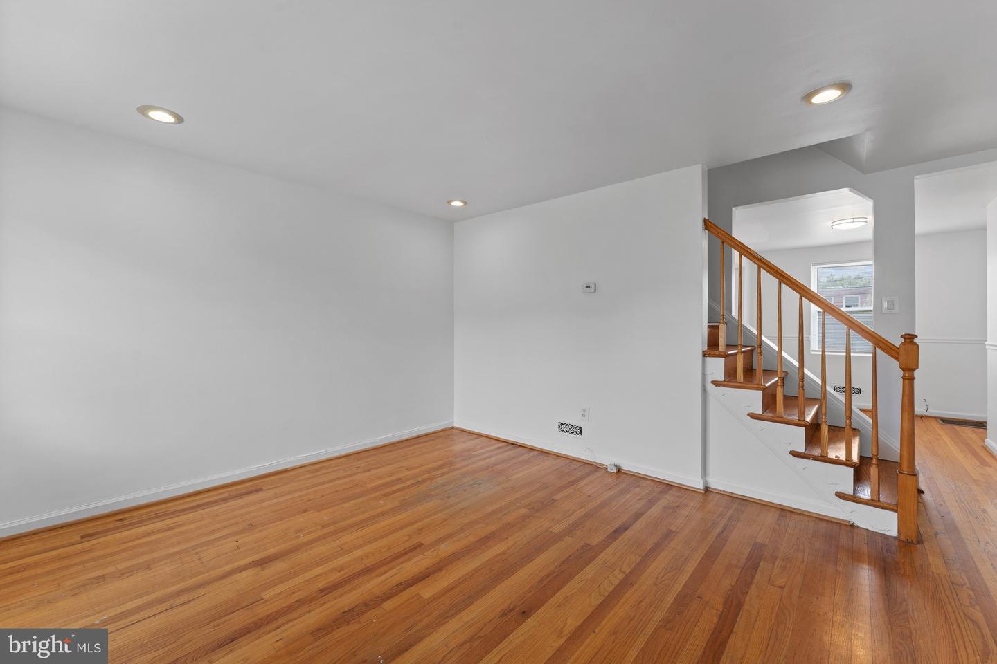 4022 Ardley Ave Property Photo 5