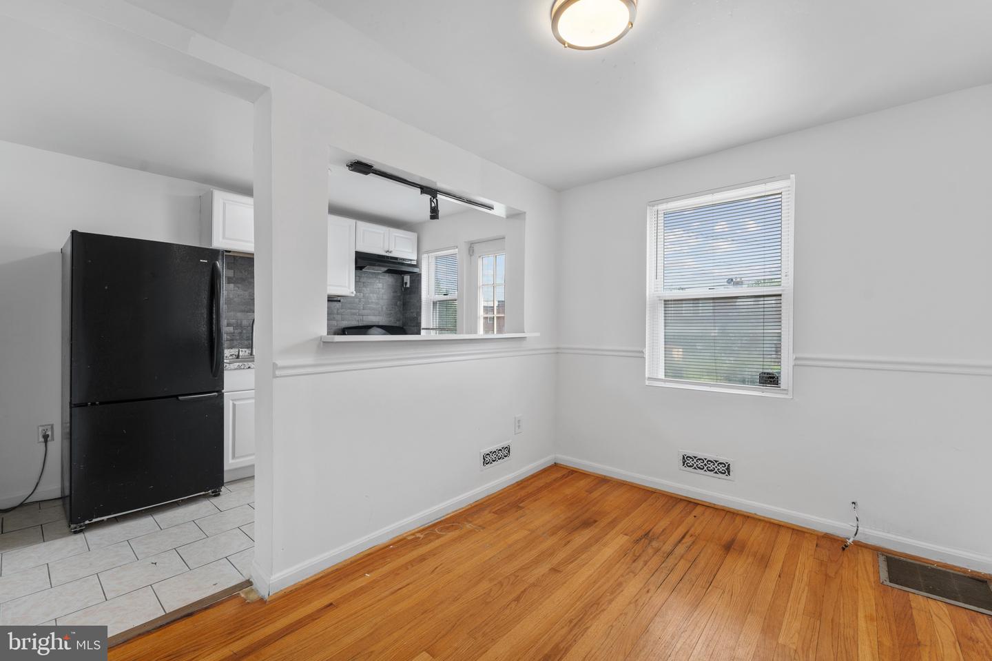 4022 Ardley Ave Property Photo 8