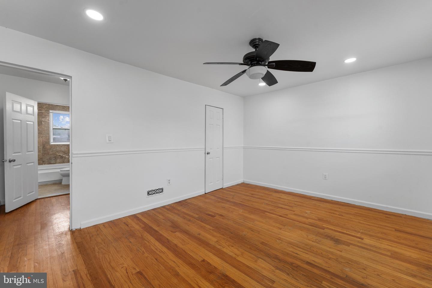 4022 Ardley Ave Property Photo 11