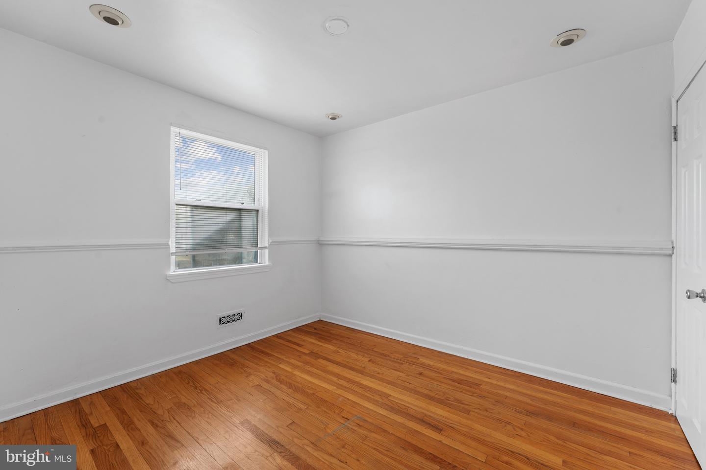 4022 Ardley Ave Property Photo 14