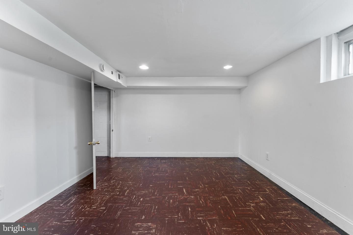 4022 Ardley Ave Property Photo 21