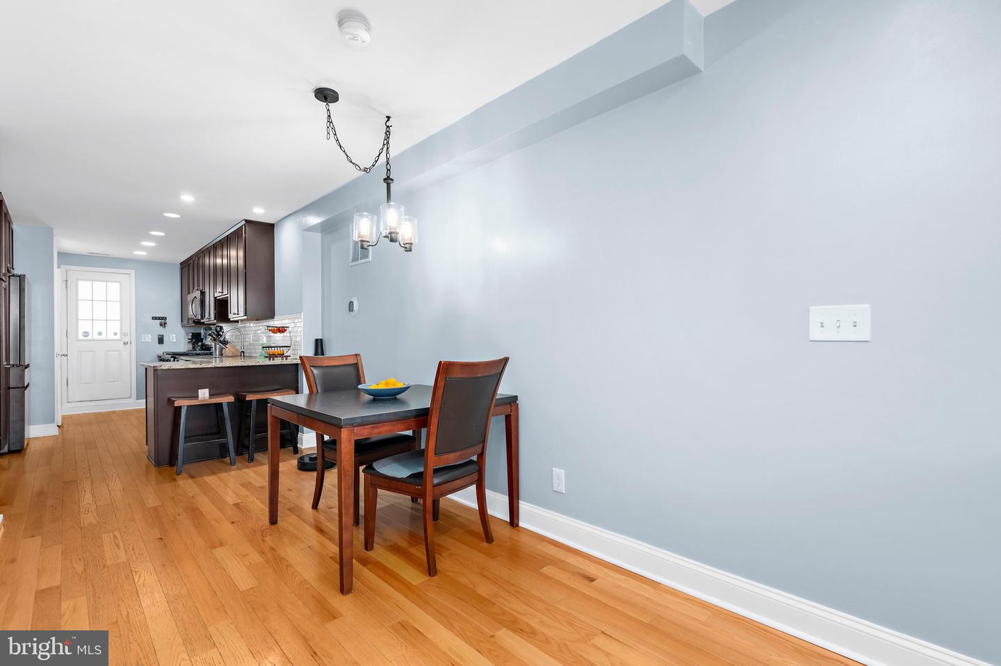 114 N Port St Property Photo 5