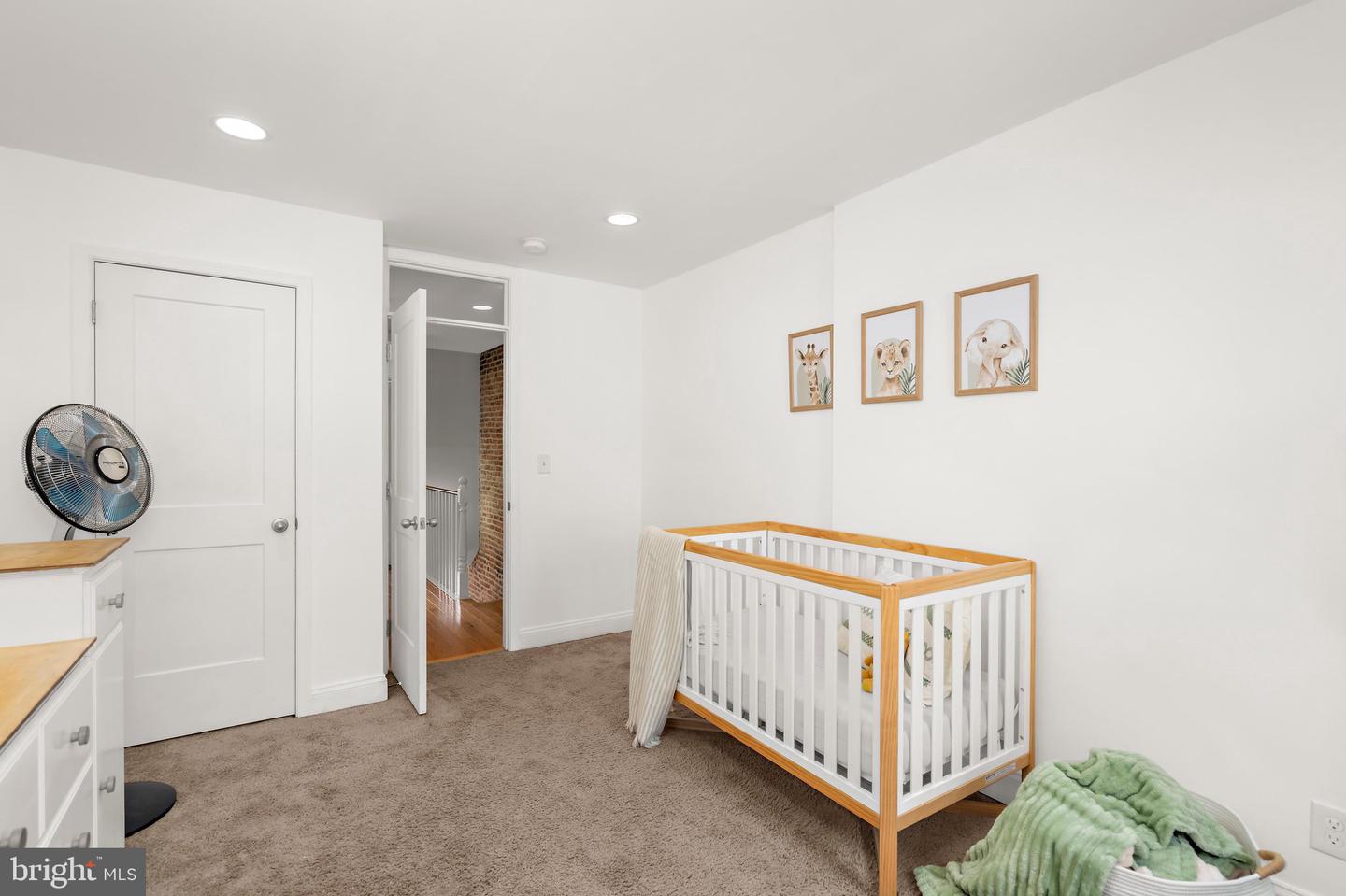 114 N Port St Property Photo 18