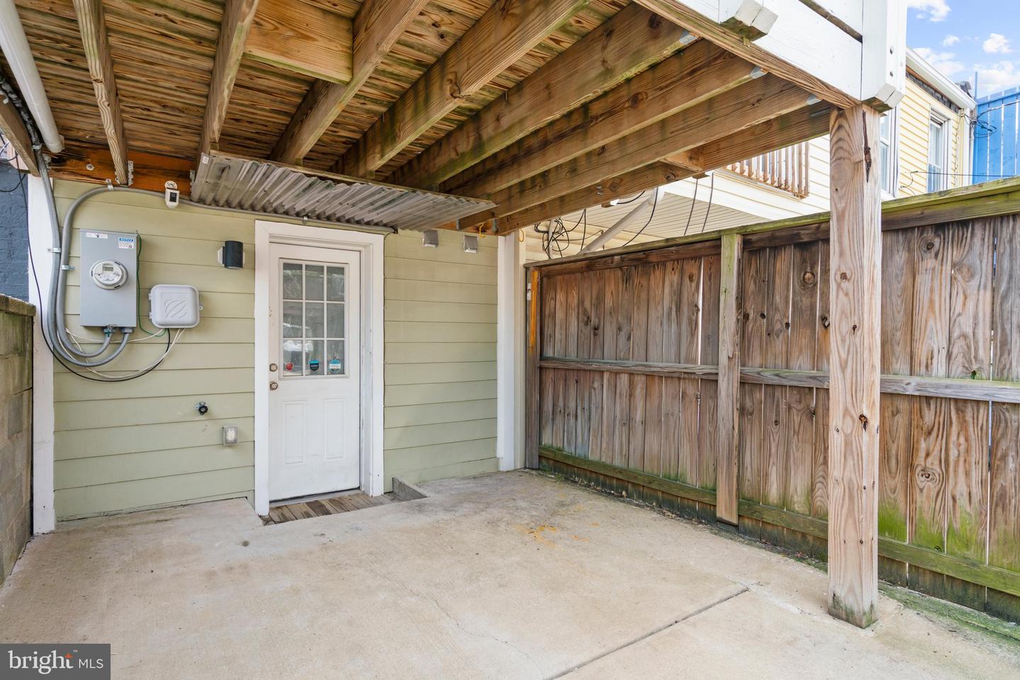 114 N Port St Property Photo 32