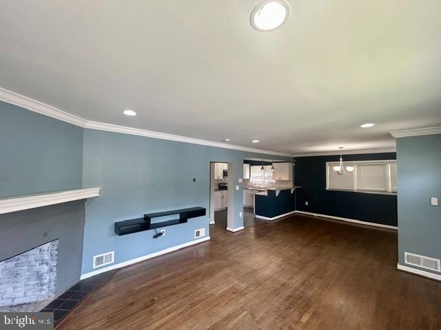 413 S Wickham Rd Property Photo 4