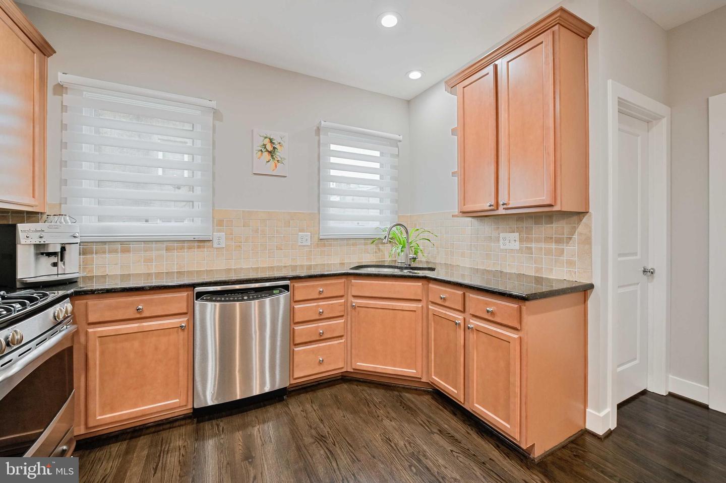 27 Yogurt Ln Property Photo 11