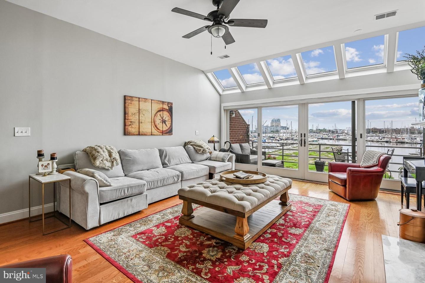 2363 Boston St Property Photo 14