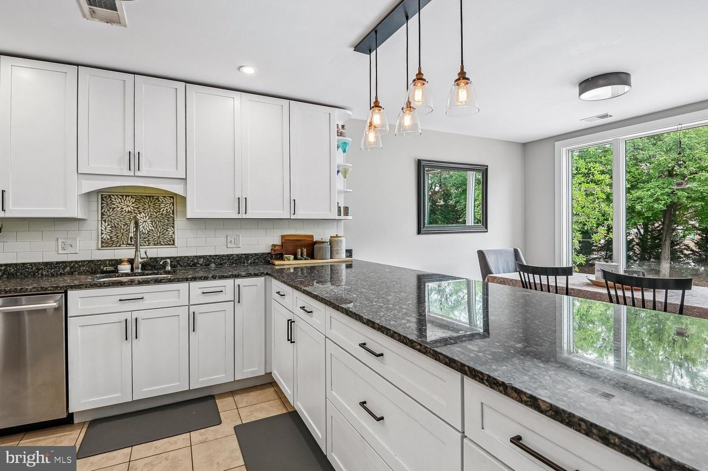 2363 Boston St Property Photo 15