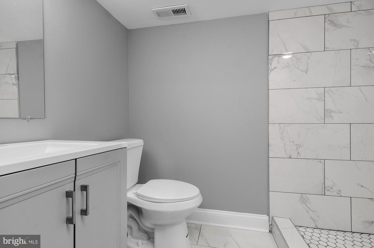 1908 E Lanvale St Property Photo 28