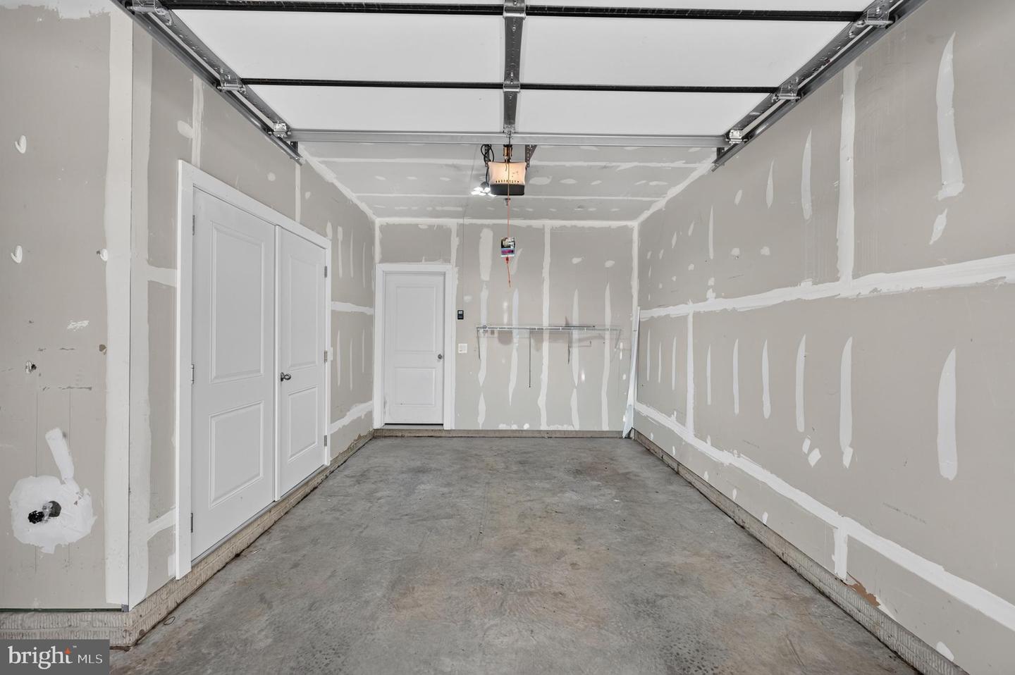 112 Glass Ln Property Photo 25