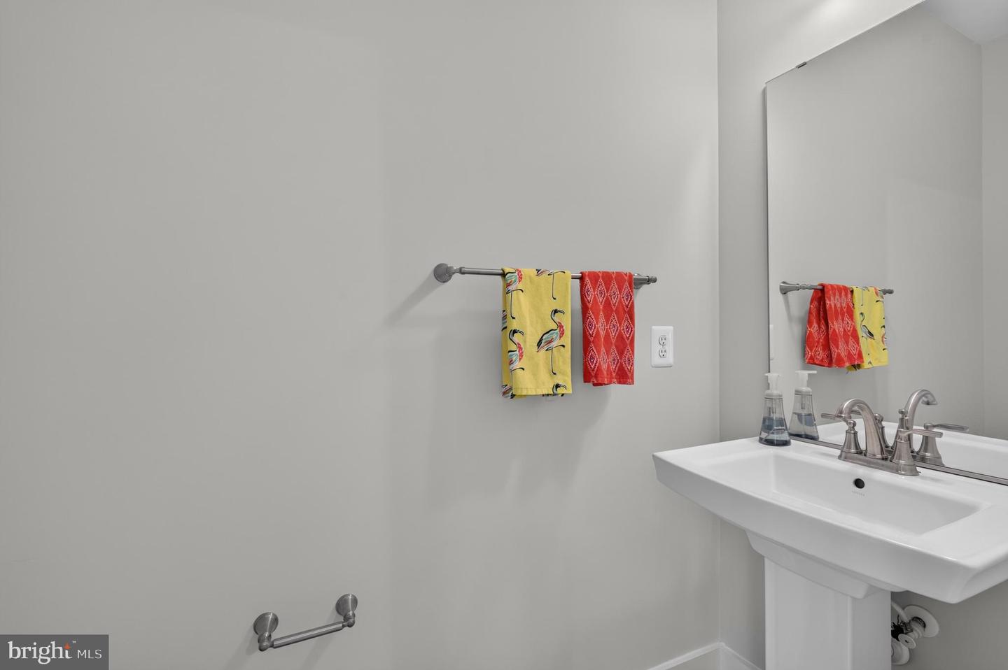 112 Glass Ln Property Photo 32