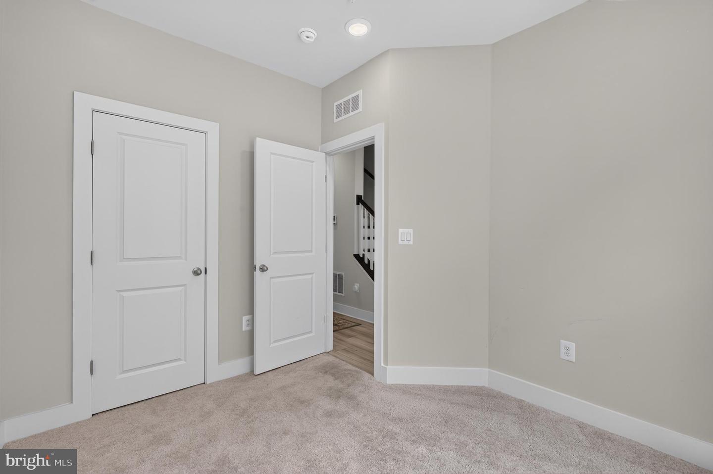 112 Glass Ln Property Photo 63