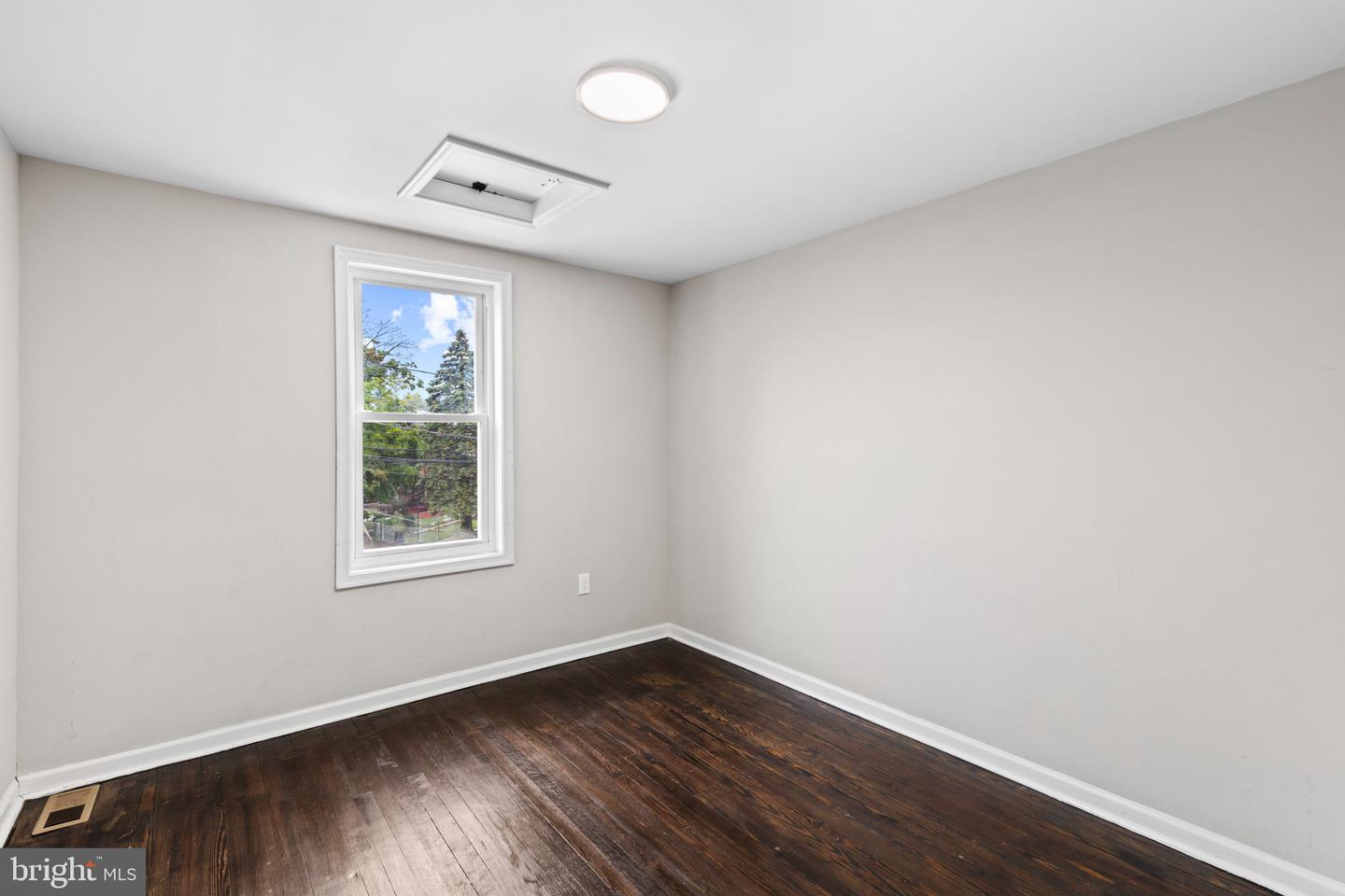 222 N Hilton St Property Photo 11
