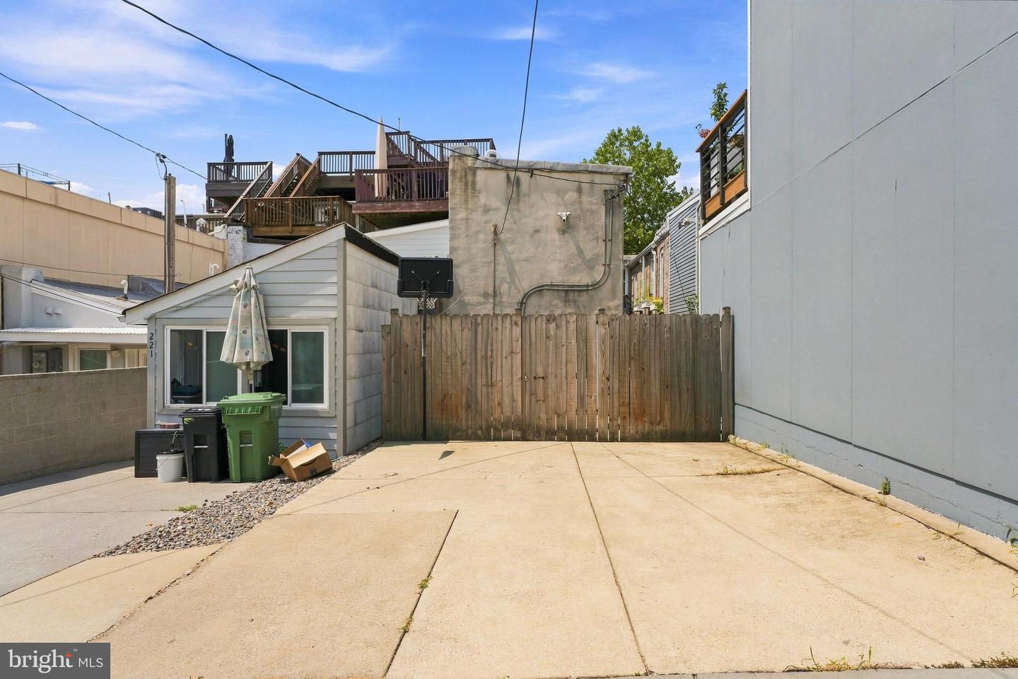 219 Collington Ave S Property Photo 44