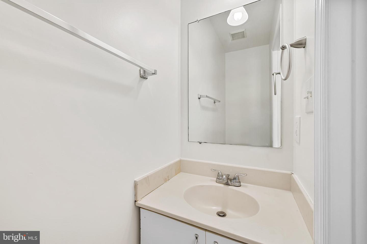 919 Dartmouthglen Way Property Photo 14