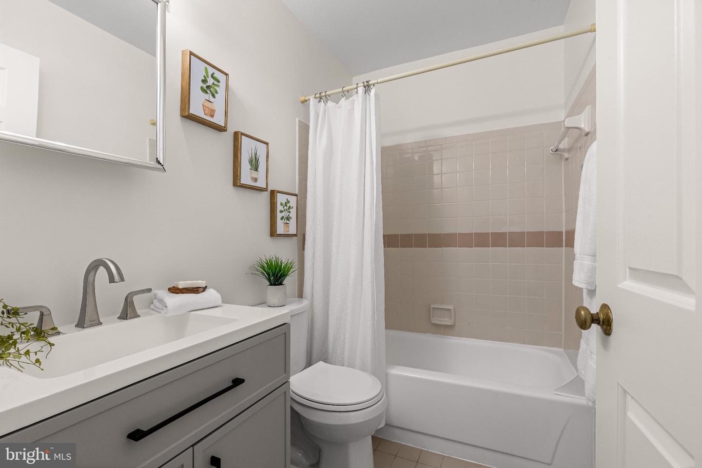 919 Dartmouthglen Way Property Photo 15