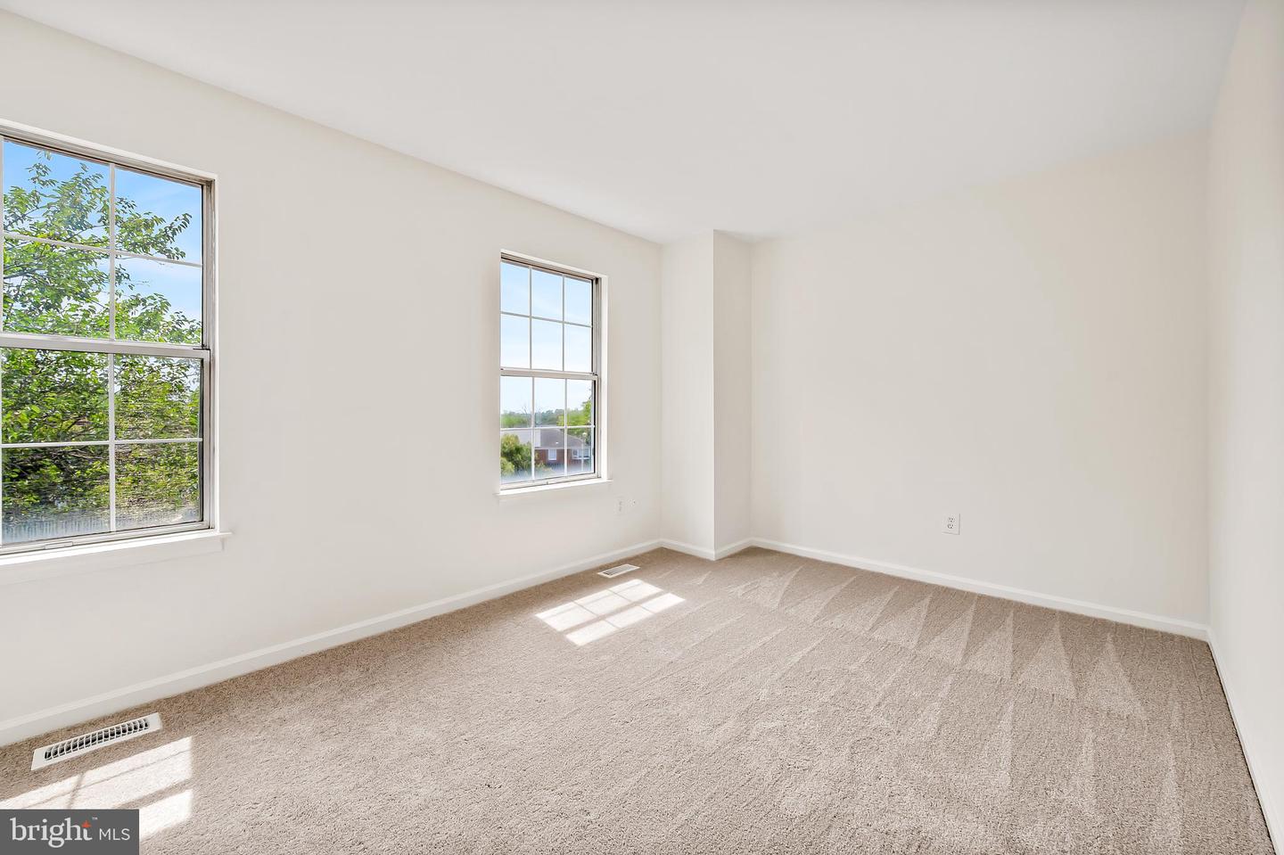 919 Dartmouthglen Way Property Photo 17