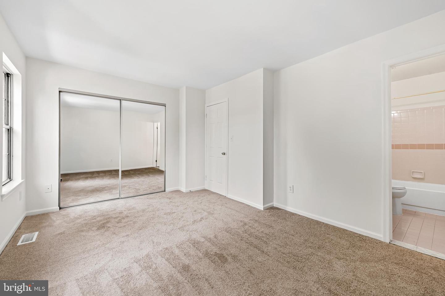 919 Dartmouthglen Way Property Photo 22