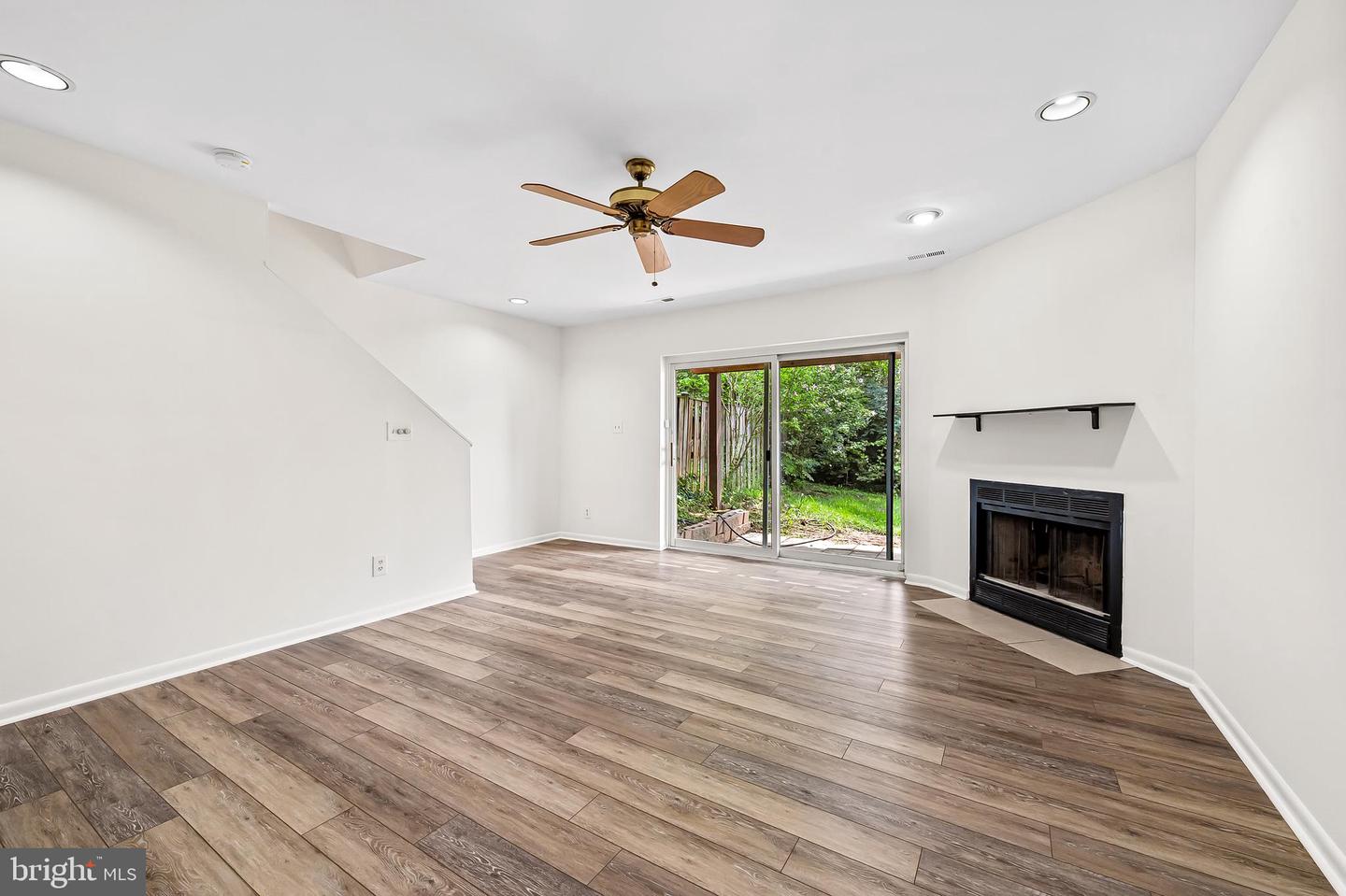 919 Dartmouthglen Way Property Photo 26