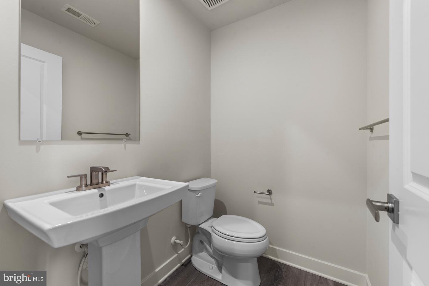 814 Watts St Property Photo 17