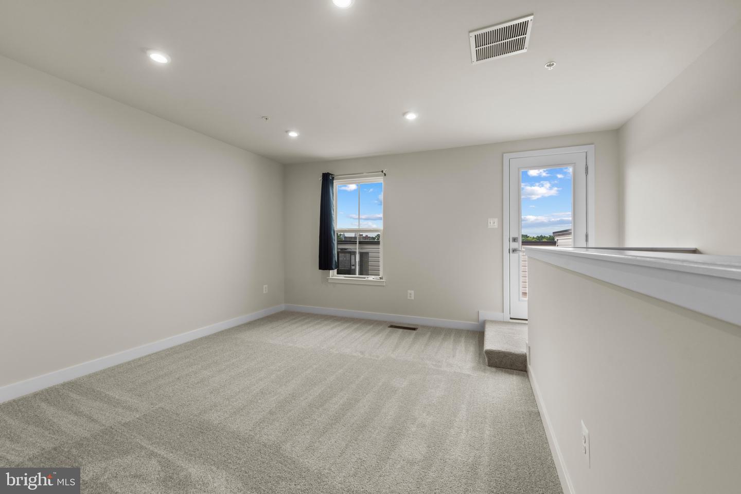 814 Watts St Property Photo 28