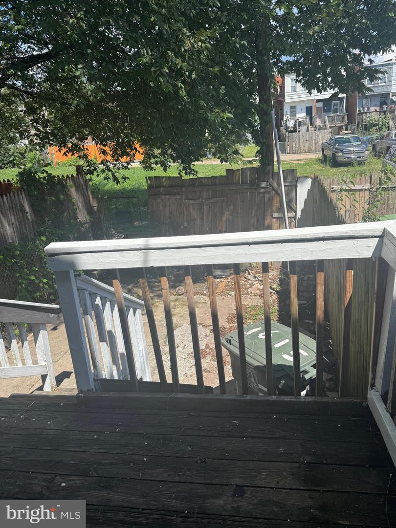 1615 N Warwick Ave Property Photo 24