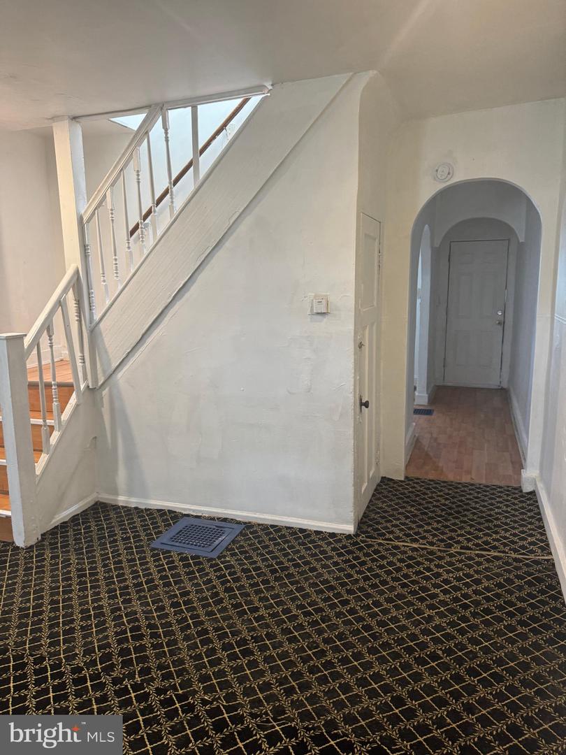 1615 N Warwick Ave Property Photo 27