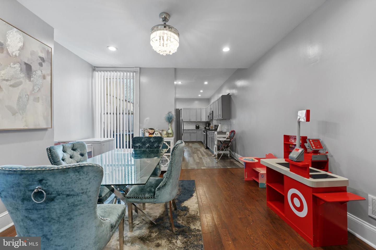 1246 N Broadway Property Photo 11