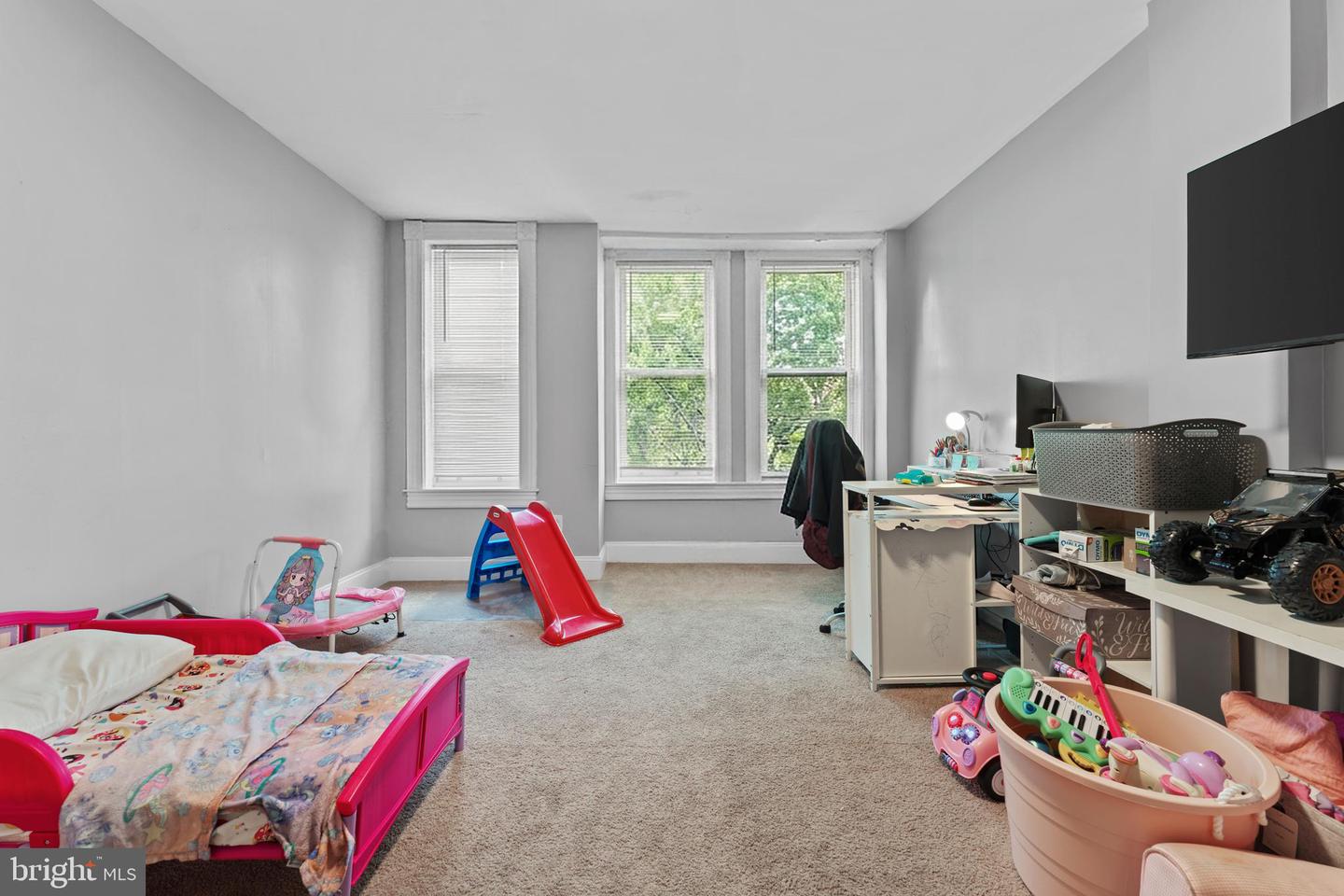 1246 N Broadway Property Photo 20