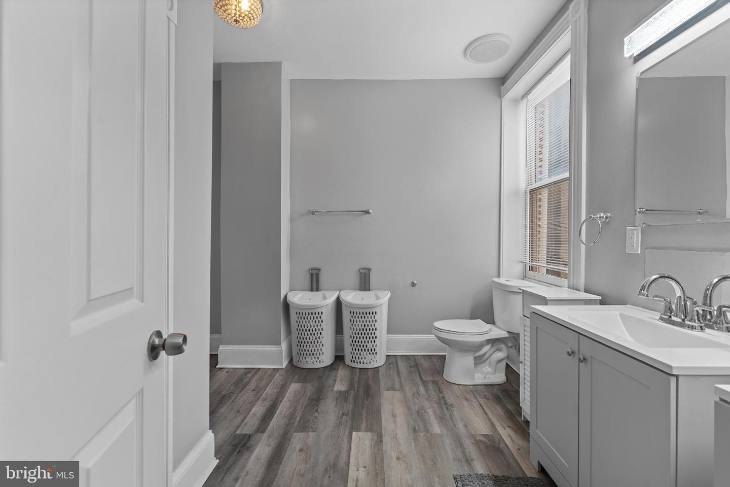 1246 N Broadway Property Photo 23