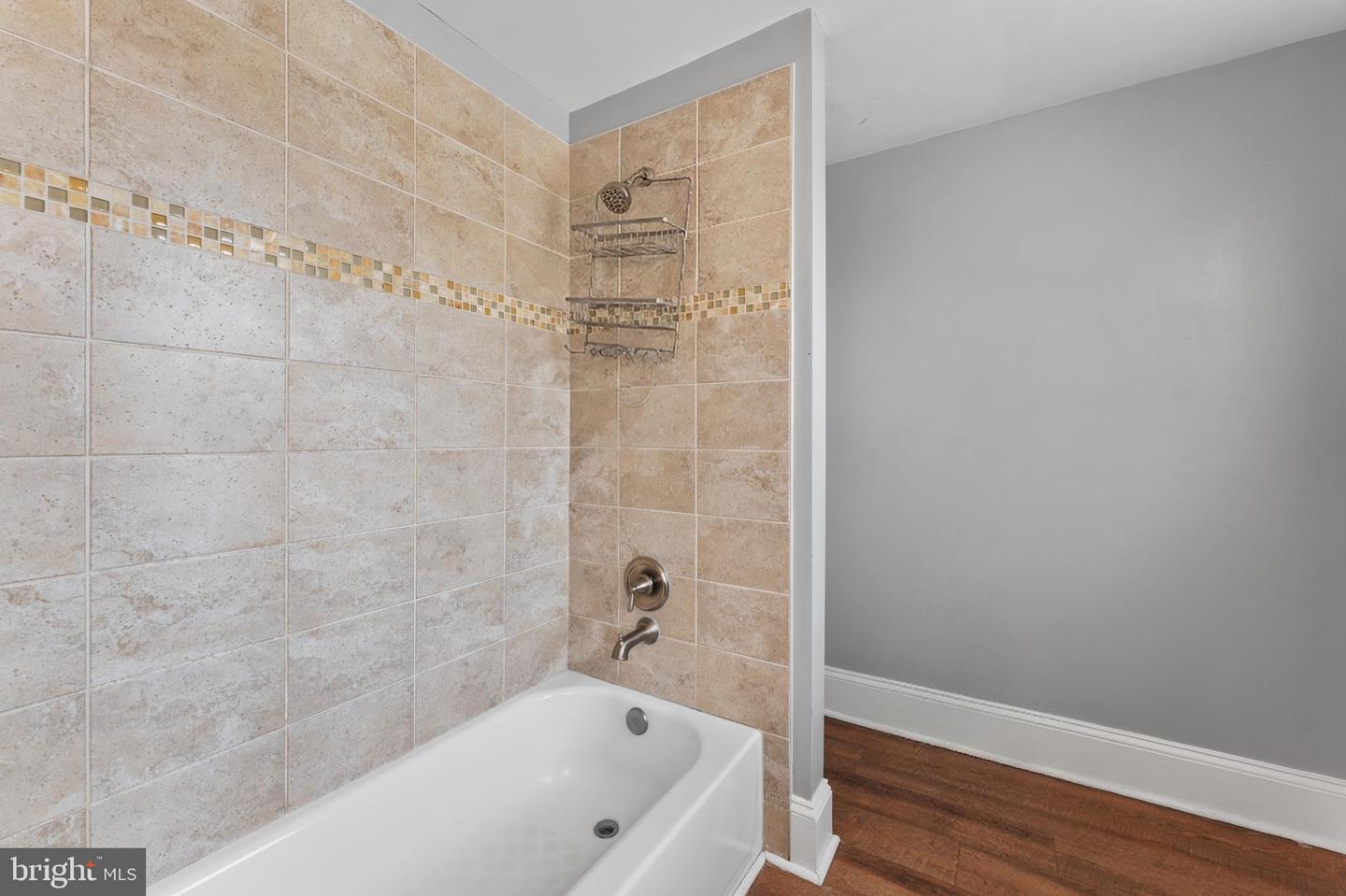 1246 N Broadway Property Photo 31