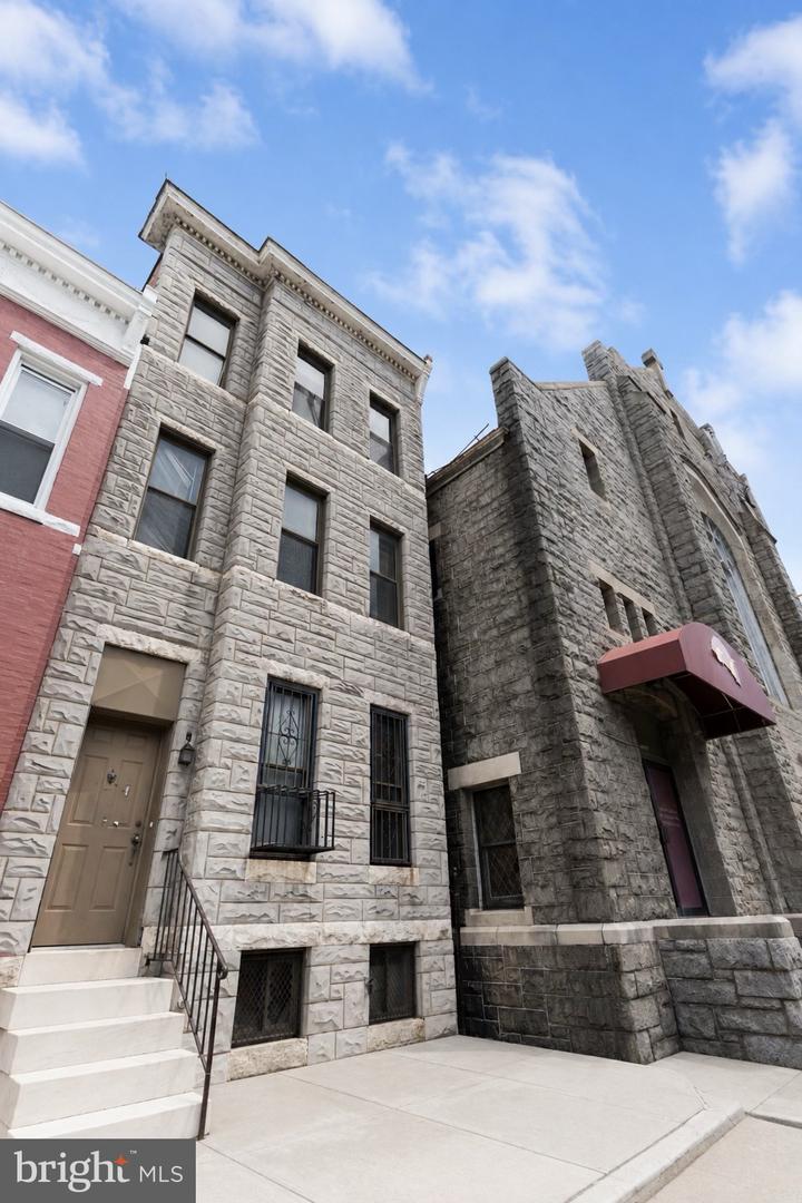 2100 W Baltimore St Property Photo 21