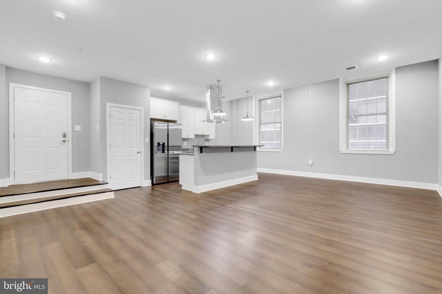 19 E Fayette St #204 Property Photo 1