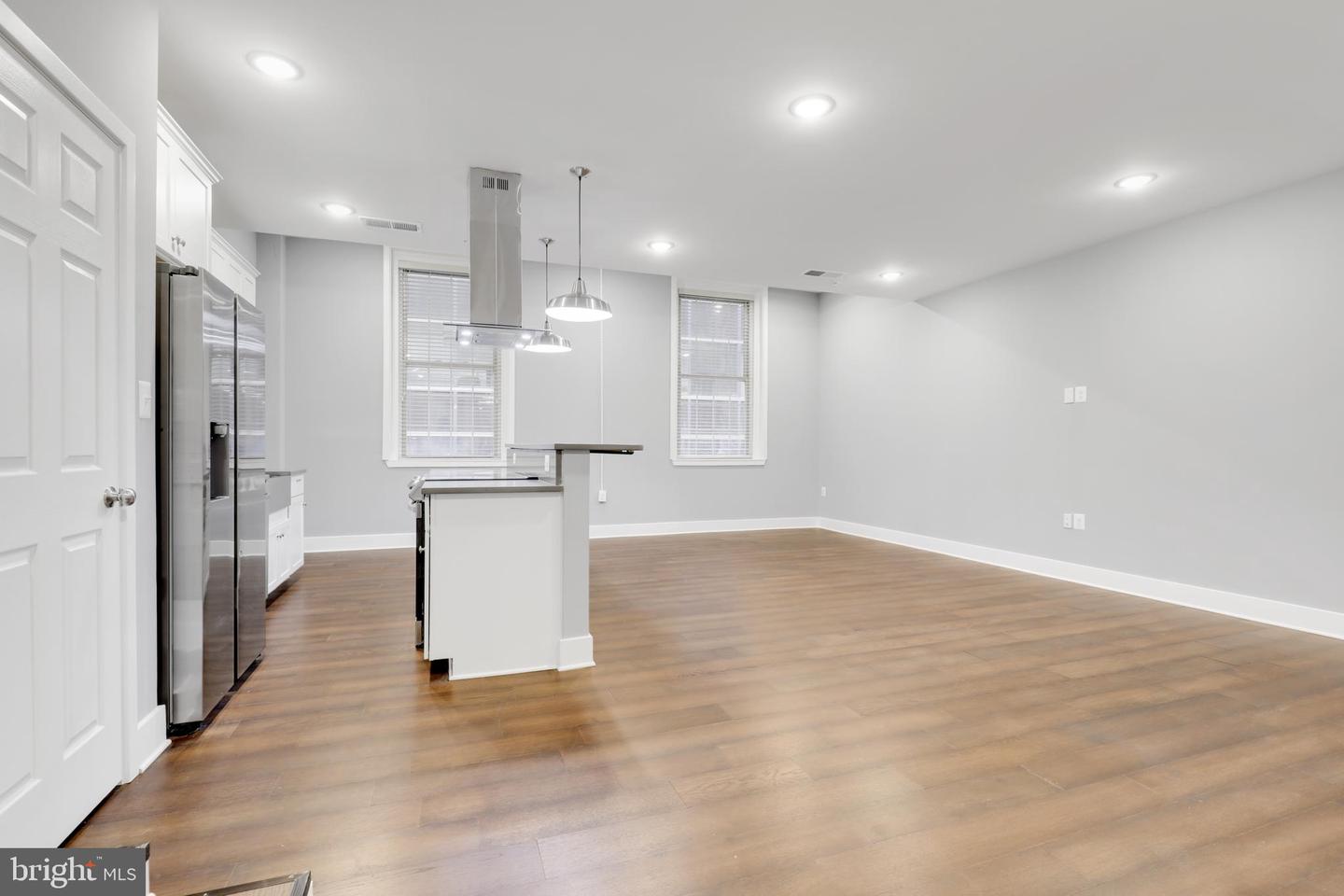 19 E Fayette St #204 Property Photo 2