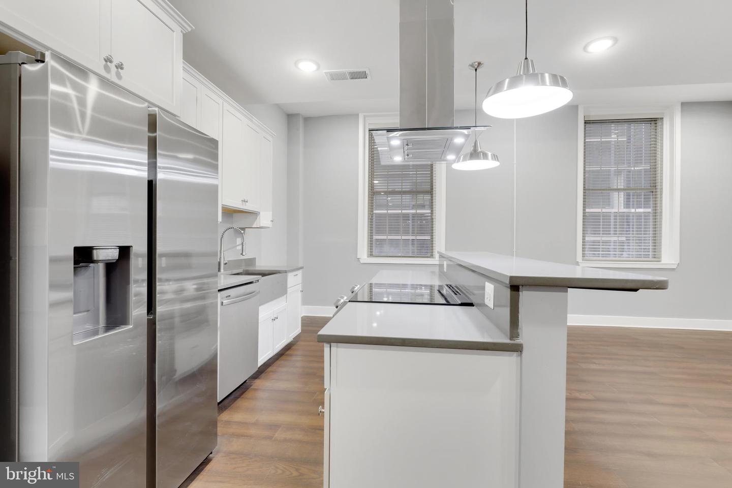 19 E Fayette St #204 Property Photo 3