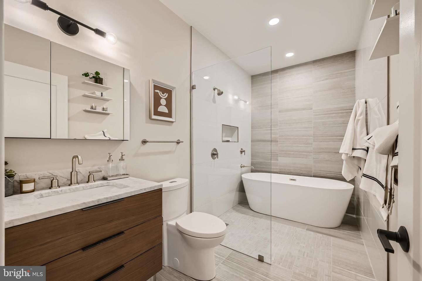 303 N Howard St #102 Property Photo 11