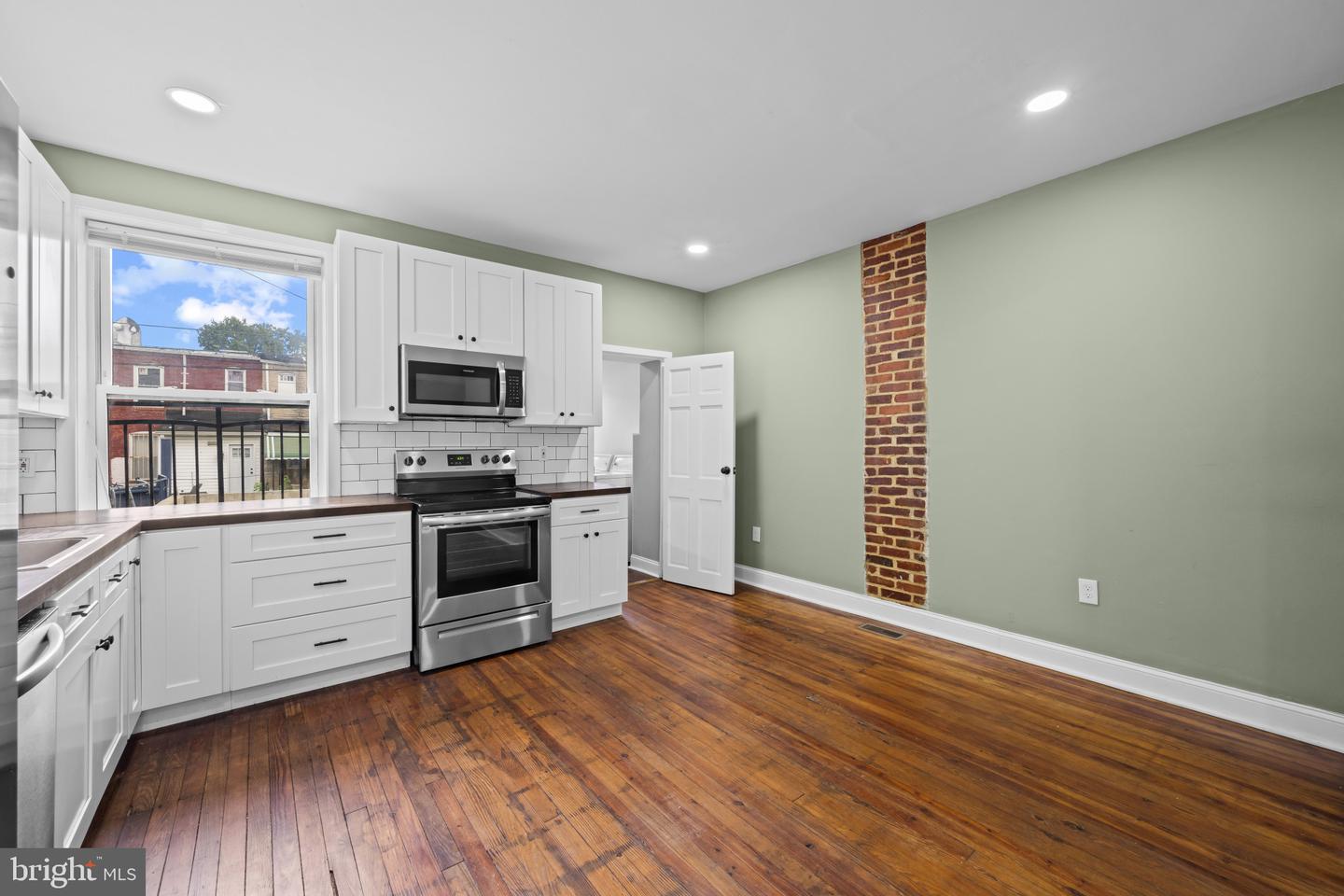 507 N East Ave N Property Photo 5