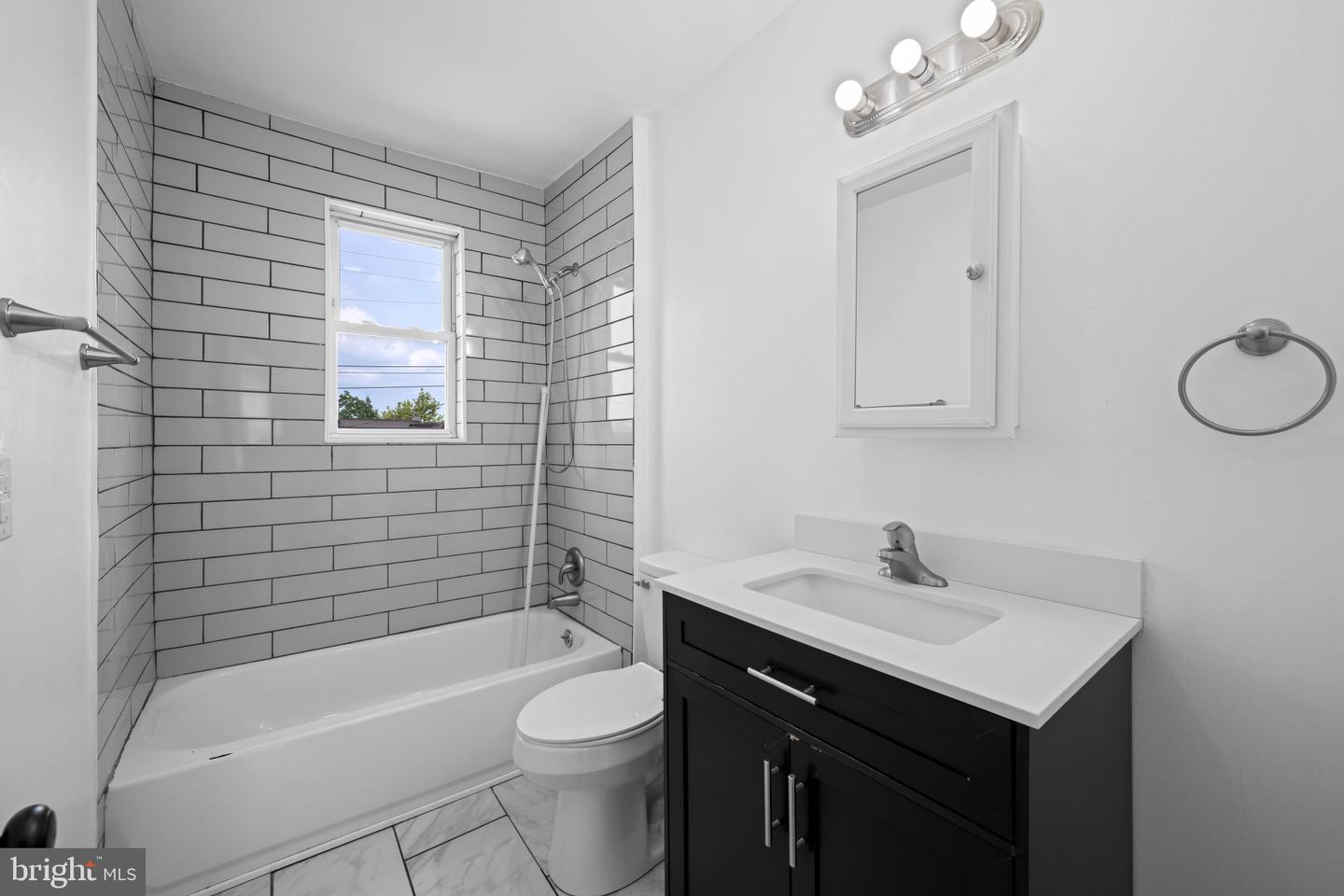 507 N East Ave N Property Photo 7