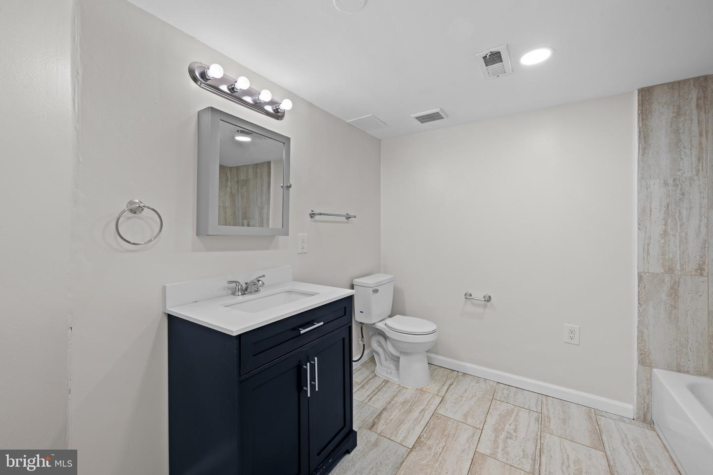 507 N East Ave N Property Photo 11