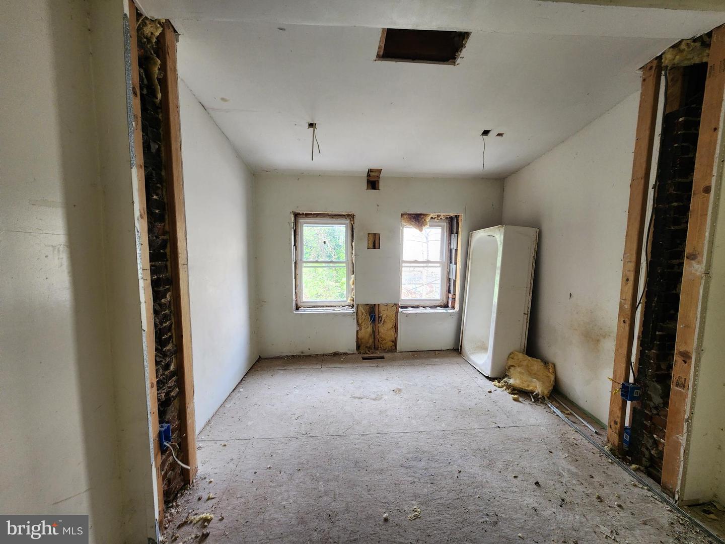 2932 Greenmount Ave Property Photo 19